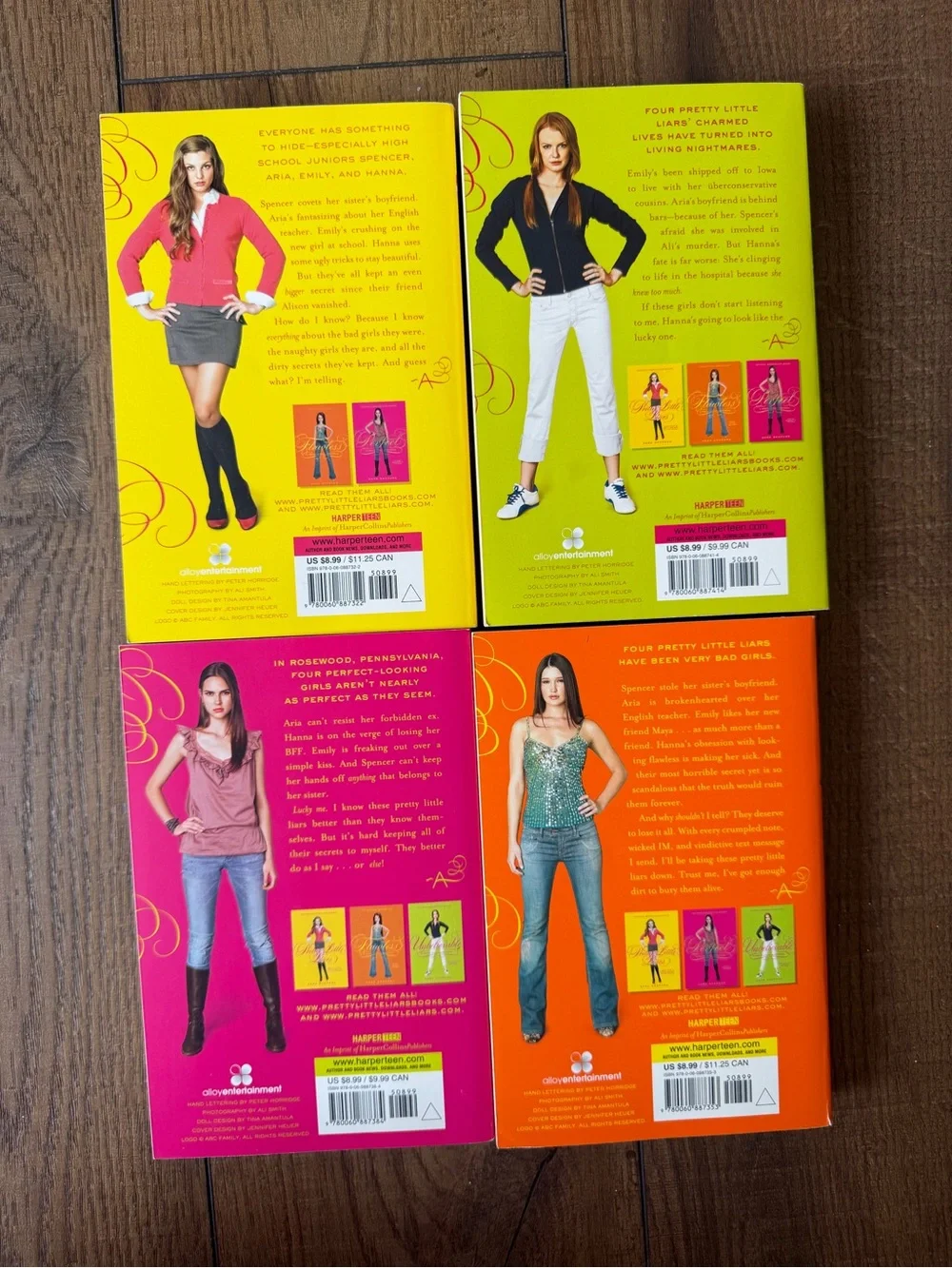 Pretty Little Liars Paperback Book Set of 4 Sara Shepard Teen Novel With Case